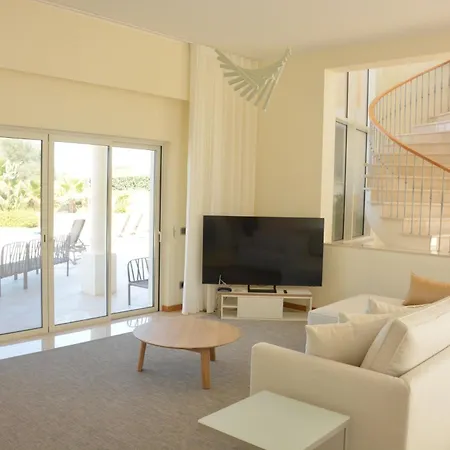 Pestana Collection Villa Estombar